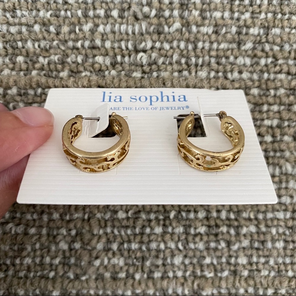 NIB Lia Sophia Earrings